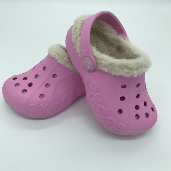 white lined crocs size 9